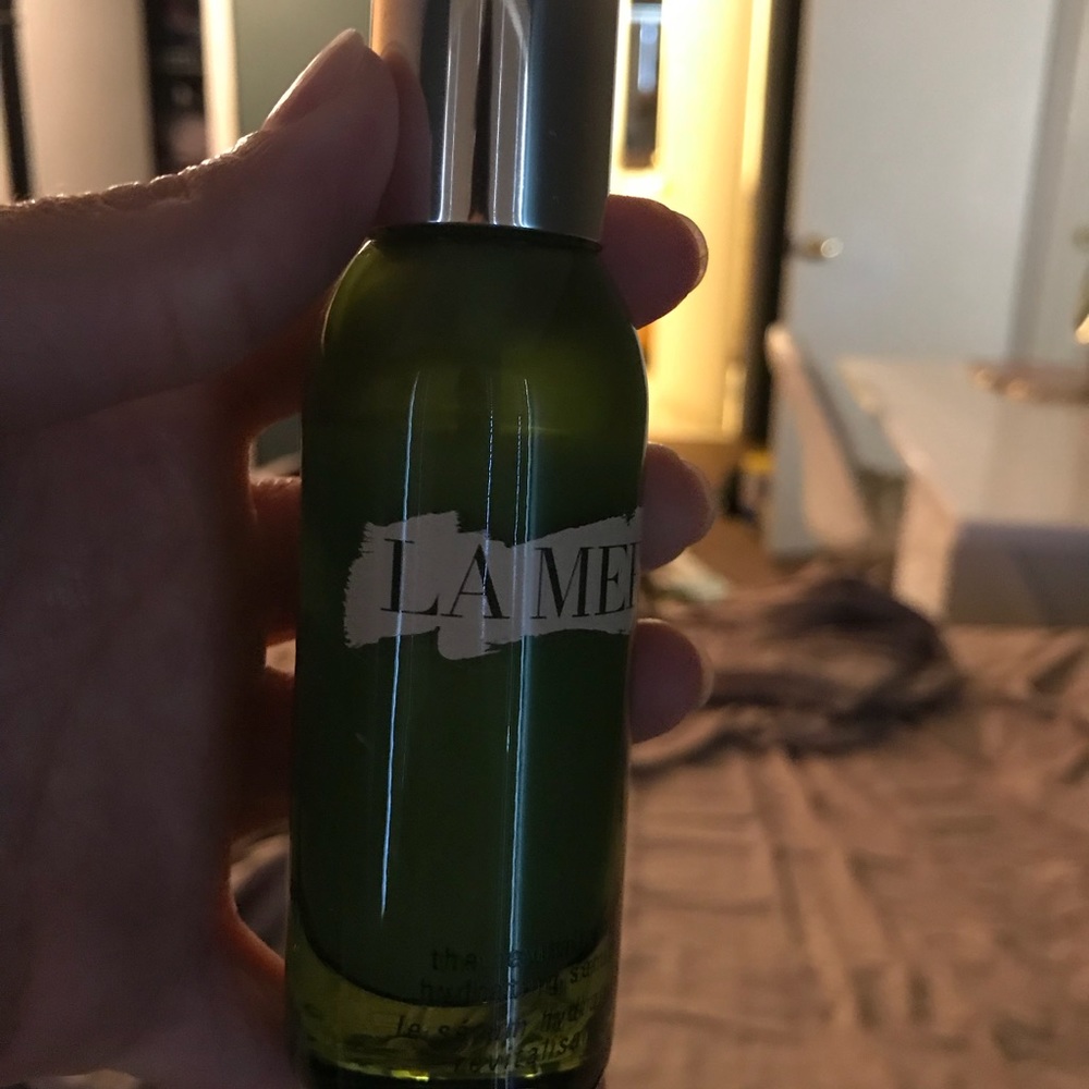 La Mer the revitalizing hydrating serum
